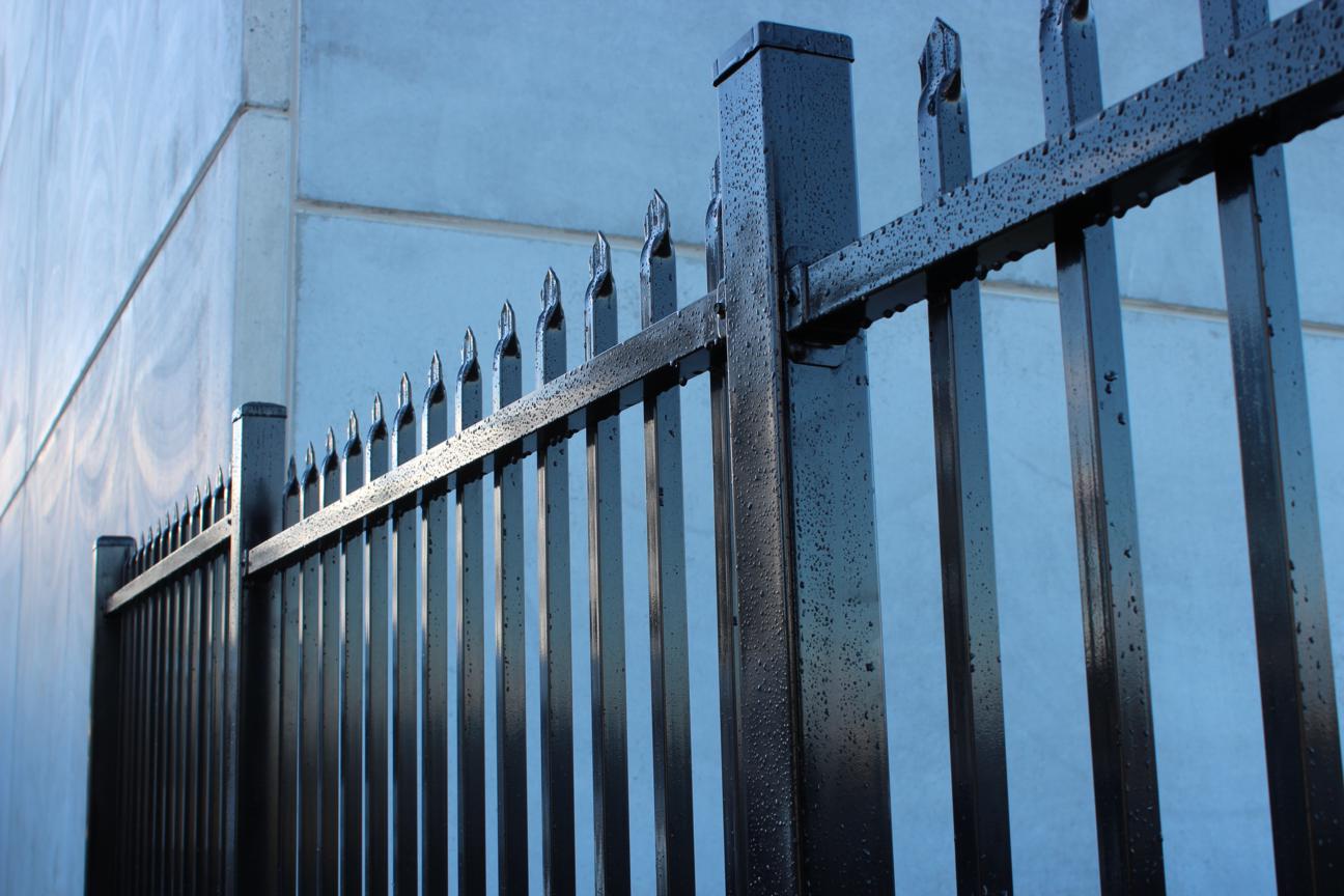 tubular steel fencing with spear top